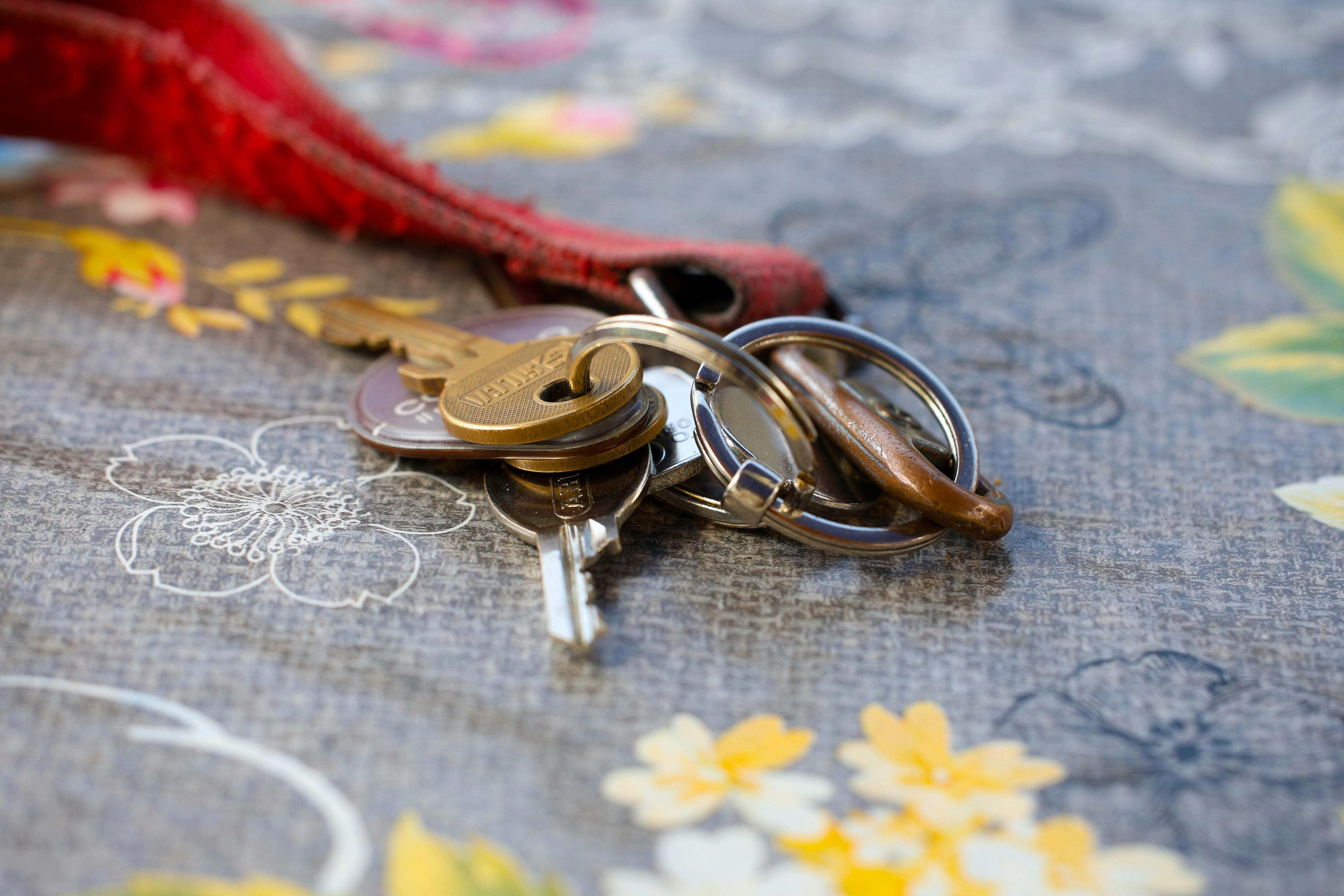 Emergency locksmith service